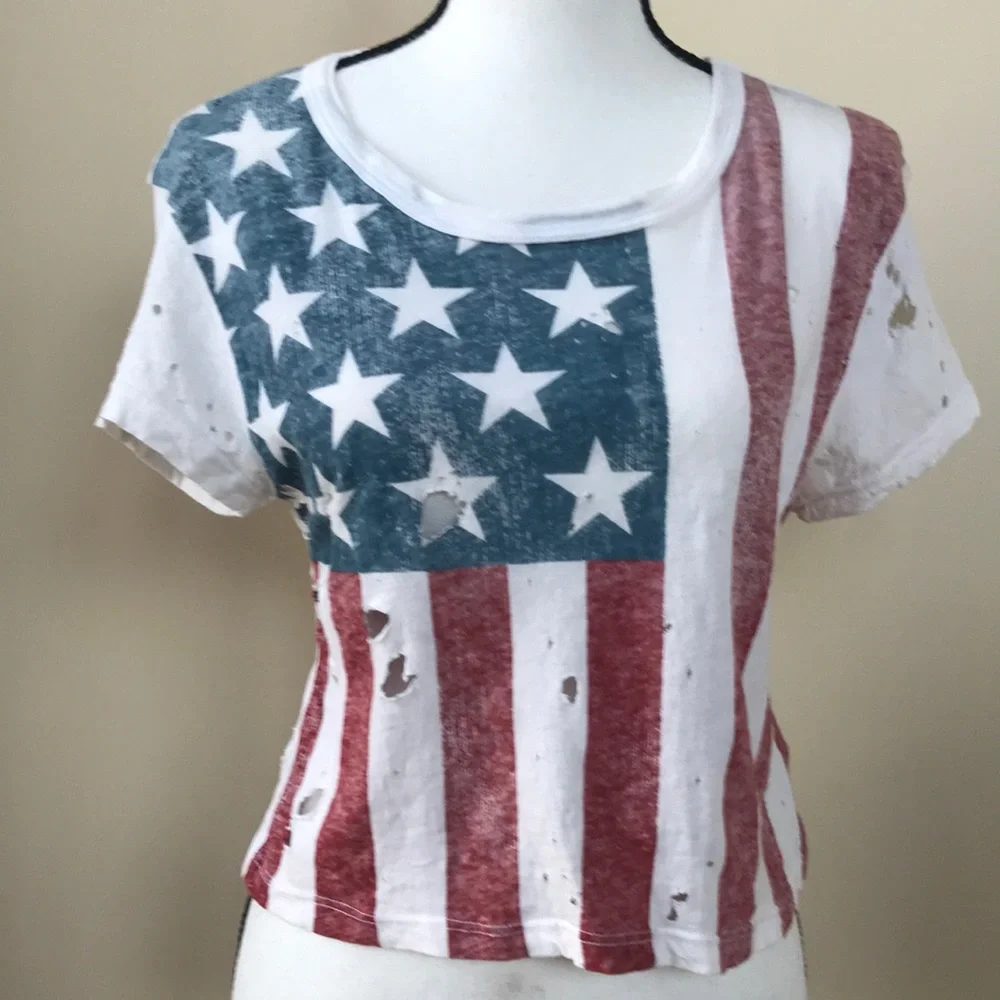 Truly Madly Deeply American Flag Distressed Crop - Picture 2 of 8